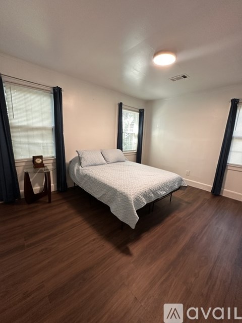 2616 Locust St 3 Beds Apartment for Rent