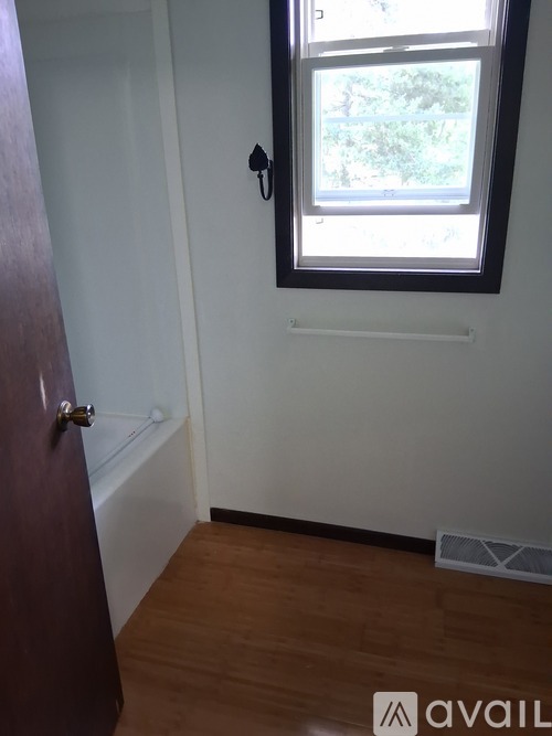 456 Clinton Court 3 Beds Single Family Home for Rent - Photo gallery 1