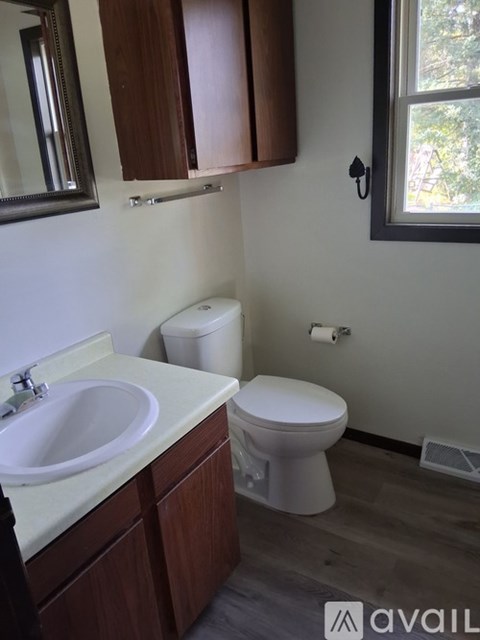 456 Clinton Court 3 Beds Apartment for Rent