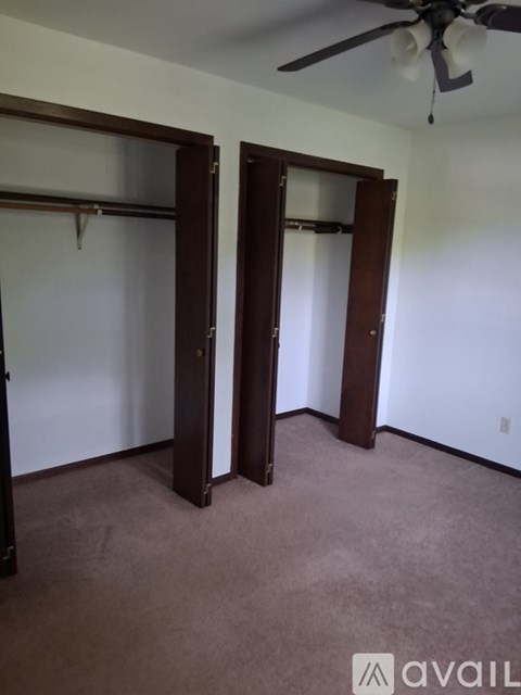 456 Clinton Court 3 Beds Apartment for Rent
