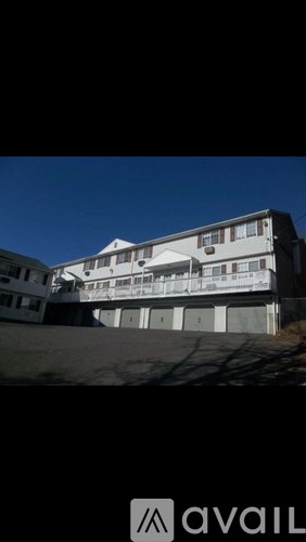 67 Sylvan Avenue 2 Beds Apartment for Rent