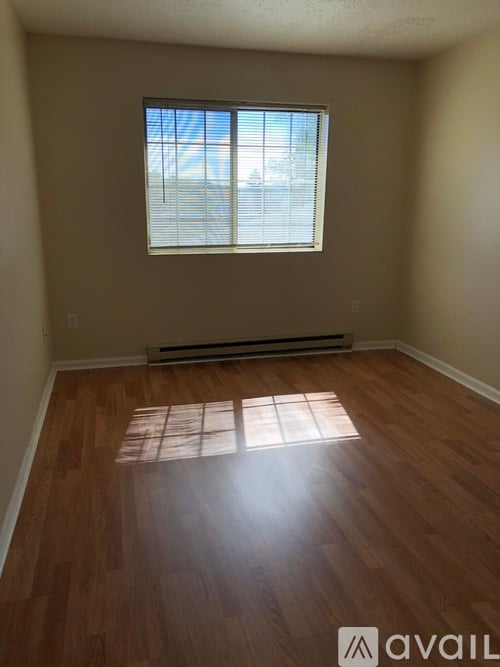 67 Sylvan Avenue 2 Beds Condo for Rent - Photo gallery 5