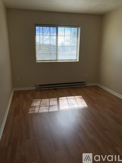 67 Sylvan Avenue 2 Beds Apartment for Rent