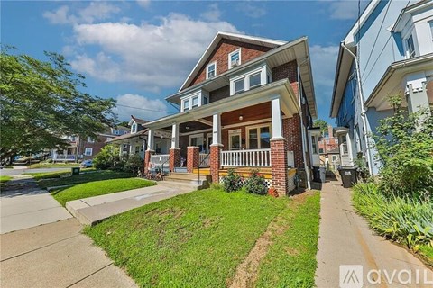 707 5Th Ave 5 Beds Apartment for Rent