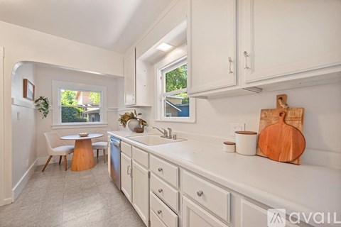 1124 34Th Street 2 Beds Apartment for Rent