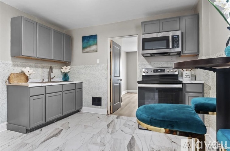 2123 69th St 3 Beds Single Family Home for Rent - Photo gallery 5