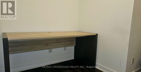 502 - 8 TRENT AVENUE 2 Beds Apartment for Rent