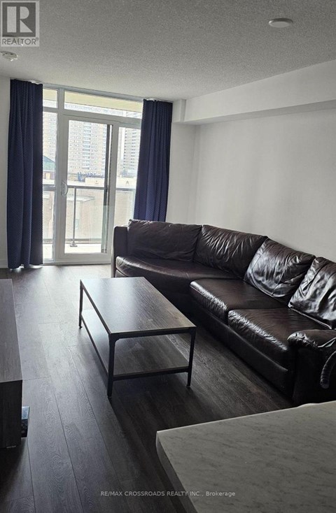 502 - 8 TRENT AVENUE 2 Beds Apartment for Rent