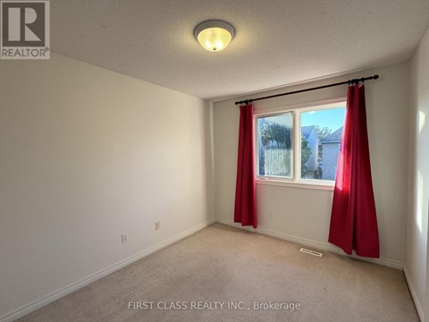 17 MAGGS STREET 5 Beds Apartment for Rent