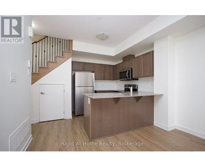 405 - 1460 WHITES ROAD 2 Beds Condo, Home, Townhouse for Rent - Photo gallery 4