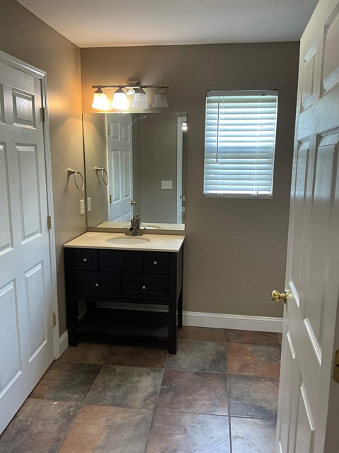 5237 Sinclair Dr 3 Beds Apartment for Rent