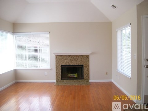 383 Green Ridge Dr 2 Beds Apartment for Rent
