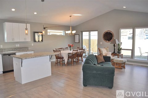 709 East Barker Street 3 Beds Apartment for Rent