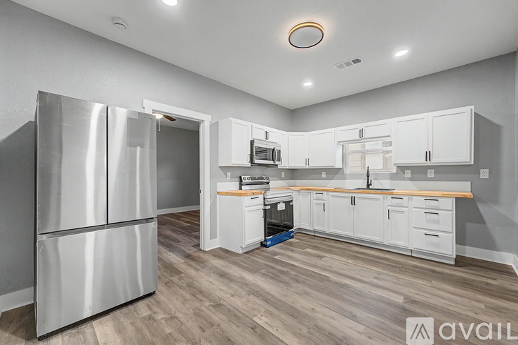 56 N Victor Ave 3 Beds Townhouse for Rent - Photo gallery 4