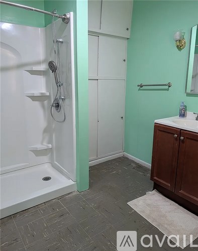 528 Hoffman Avenue 3 Beds Apartment for Rent