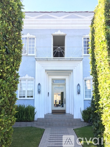 455 North Doheny Drive Studio Apartment for Rent - Photo gallery 2