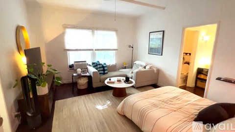 455 North Doheny Drive Studio Apartment for Rent