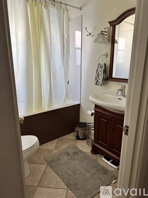 2609 Grinstead Dr 4 Beds Apartment for Rent