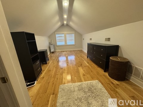 2609 Grinstead Dr 4 Beds Apartment for Rent