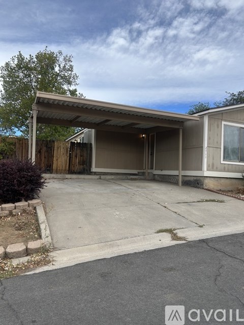 2711 Zinnia Ave 3 Beds Apartment for Rent