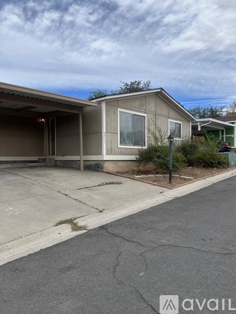 2711 Zinnia Ave 3 Beds Apartment for Rent