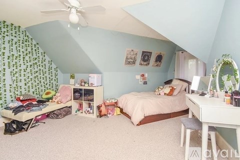 192 Auburndale Avenue 3 Beds Apartment for Rent