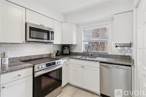 275 Washington Place 2 Beds Apartment for Rent