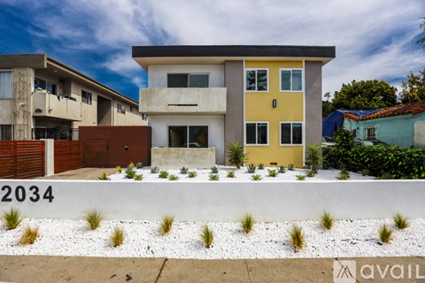 2034 S Garth Ave 3 Beds Apartment for Rent