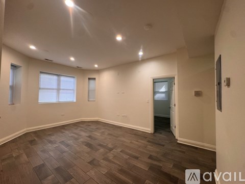 6508 N Claremont Ave 2 Beds Apartment for Rent
