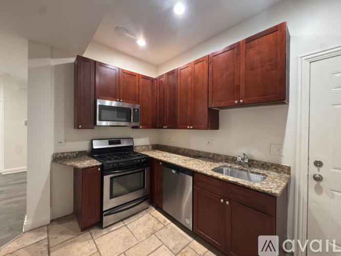 6508 N Claremont Ave 2 Beds Apartment for Rent - Photo gallery 5