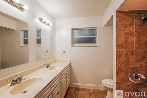 4709 Lone Oak Drive 3 Beds Apartment for Rent