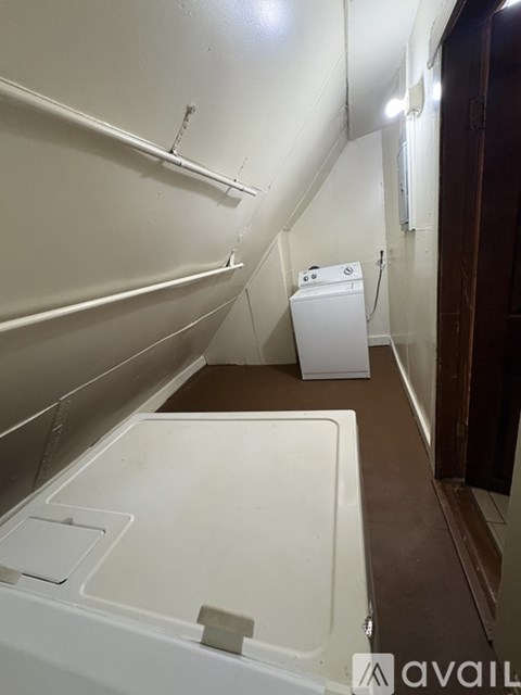39 Farquhar St 2 Beds Apartment for Rent