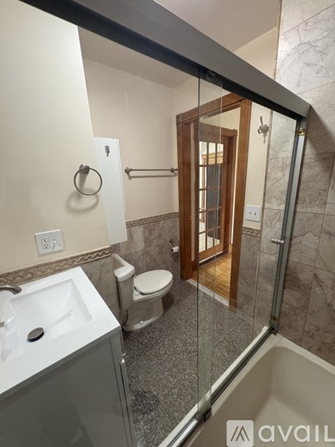 39 Farquhar St 2 Beds Apartment for Rent