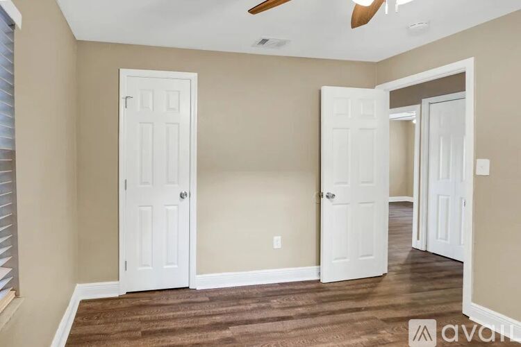 6508 Centerwalk Drive 3 Beds Single Family Home for Rent - Photo gallery 4