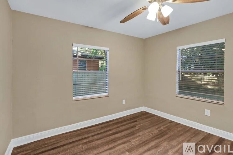 6508 Centerwalk Drive 3 Beds Single Family Home for Rent - Photo gallery 5