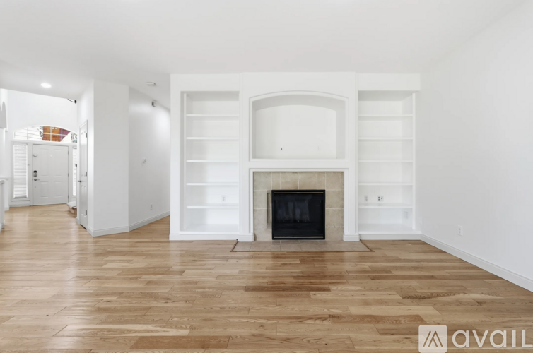 24313 E Main Dr 4 Beds Single Family Home for Rent - Photo gallery 3