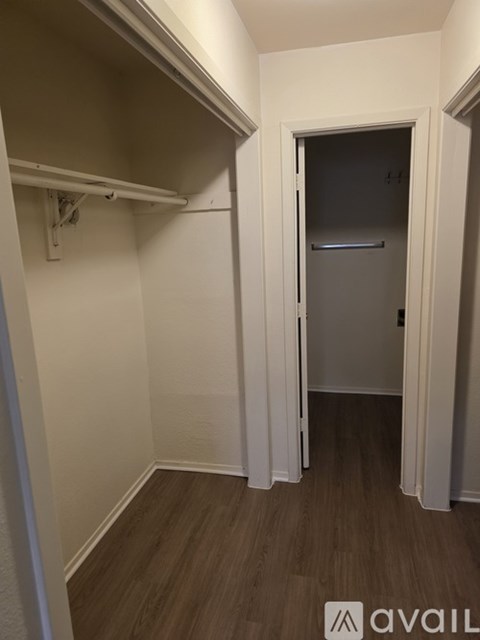 605 West Oak Street 2 Beds Apartment for Rent