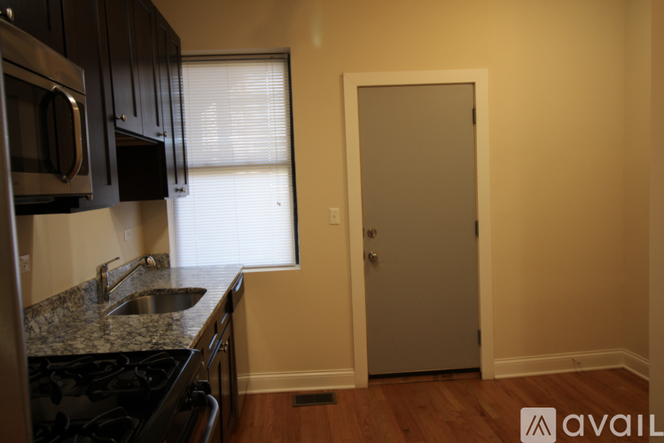 3214 W Argyle St 4 Beds Apartment for Rent - Photo gallery 5