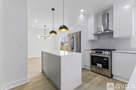 2554 Parker St 4 Beds Apartment for Rent