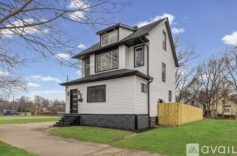 2554 Parker St 4 Beds Apartment for Rent