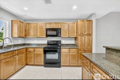 433 NE 1St St 4 Beds Apartment for Rent