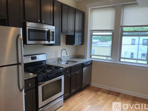 3539 W Ainslie St 2 Beds Apartment for Rent