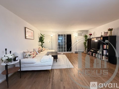 39 Pleasant Street 2 Beds Apartment for Rent
