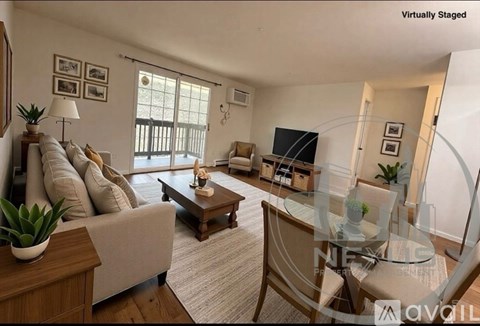 39 Pleasant Street 2 Beds Apartment for Rent