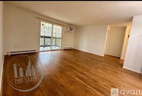39 Pleasant Street 2 Beds Apartment for Rent