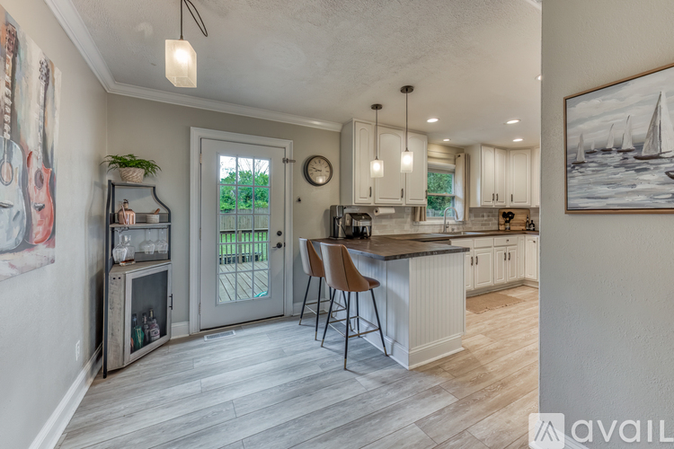 1307 Lynnwood Drive 4 Beds Single Family Home for Rent - Photo gallery 5
