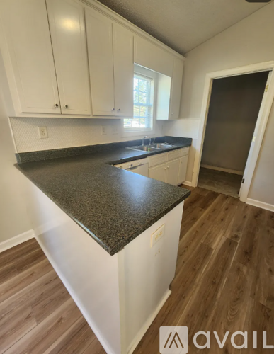 1402 Corbett Avenue Northeast 3 Beds Single Family Home for Rent - Photo gallery 2