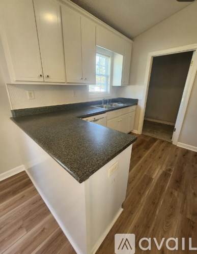 1402 Corbett Avenue Northeast 3 Beds Apartment for Rent