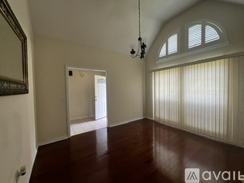 60 1St Colony Dr 3 Beds Apartment for Rent