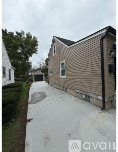 2819 White Oak Dr 5 Beds Apartment for Rent